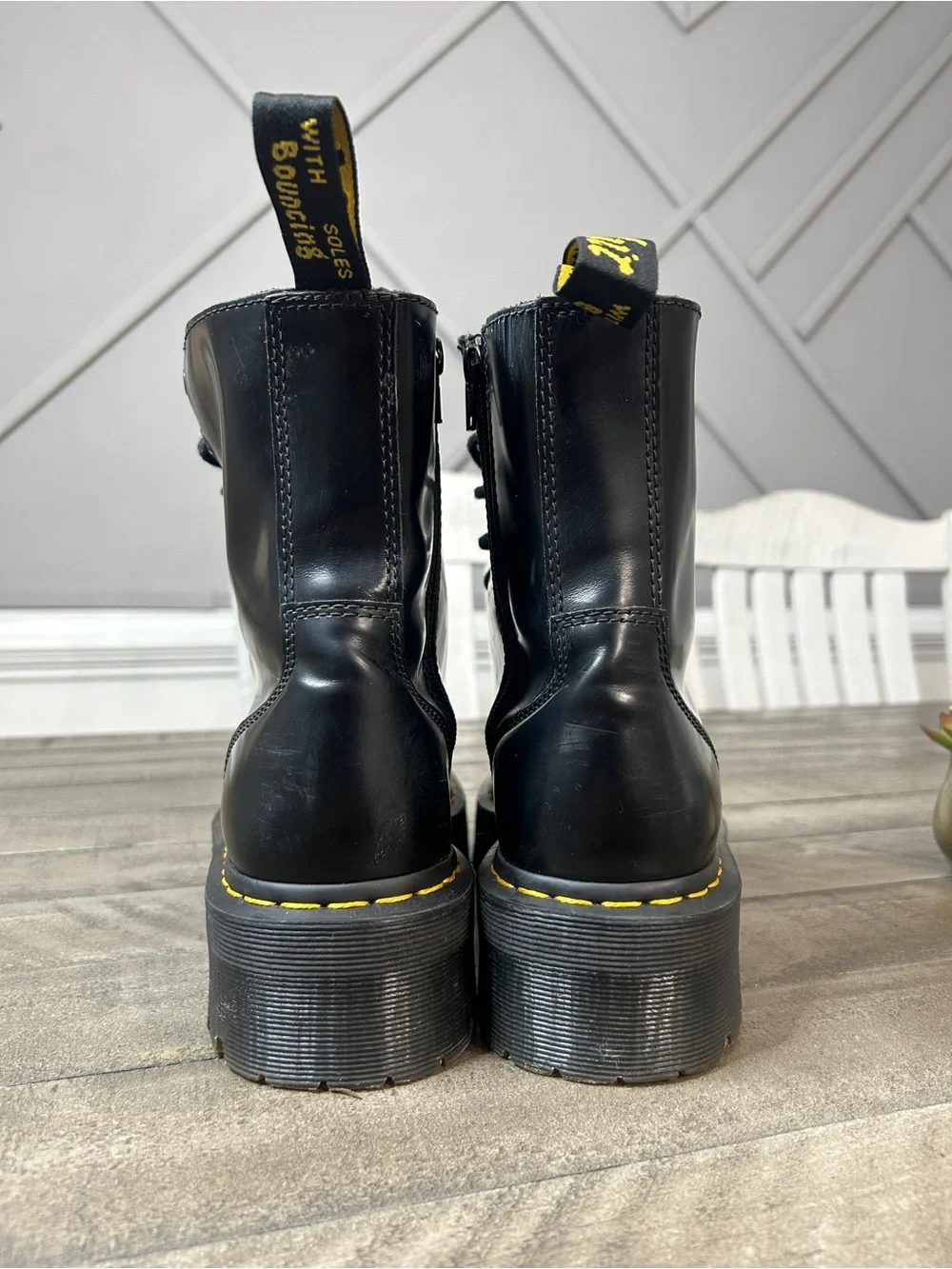 Dr. Martens Jadon Smooth Leather Combat Boots Black 8 Eye Men Size 10